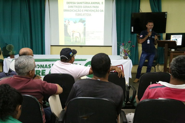 Camapanha vacinação Aftosa Lábrea (19).JPG