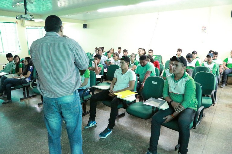 palestra manejo bezerro 3.JPG