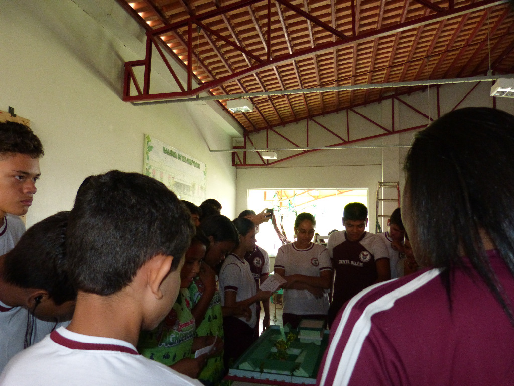 Exposição dos trabalhos desenvolvidos pelos discentes do Curso Técnico em Agropecuária com a Escola Gentil Belém.