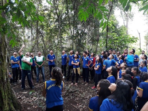 Instruções ecológicas na trilha (Arquivo do projeto, 2018)