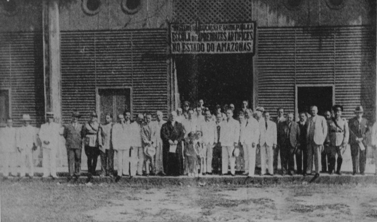 ALUNOS DA ESCOLA DE APRENDIZES.jpg