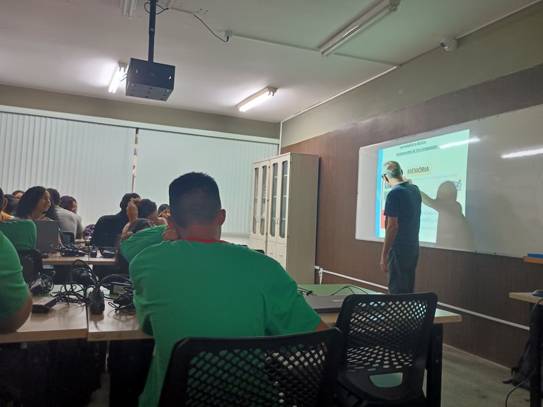 Aula inaugural do curso Informática Básica2.jpeg