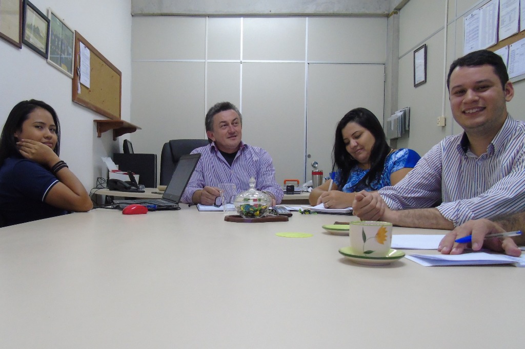 Reuniao_projetores2.jpg