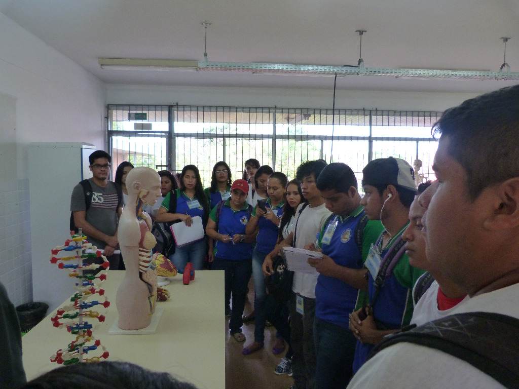 8. Laboratório de Ciências Exatas.JPG