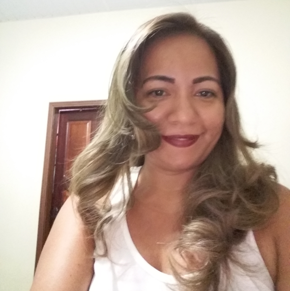 Ellen Marques.png