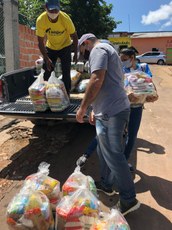 Entrega no porto para destino à Nova Olinda.jpg