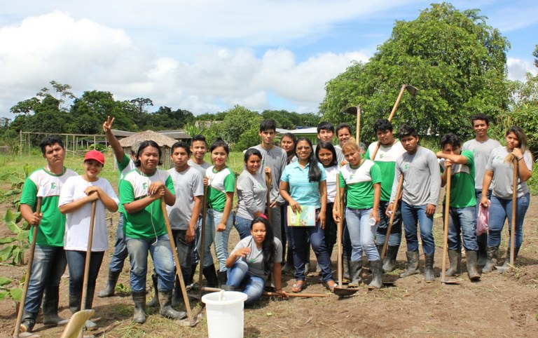 Alunos do 3º ano do Curso Téc. em Agropecuária.